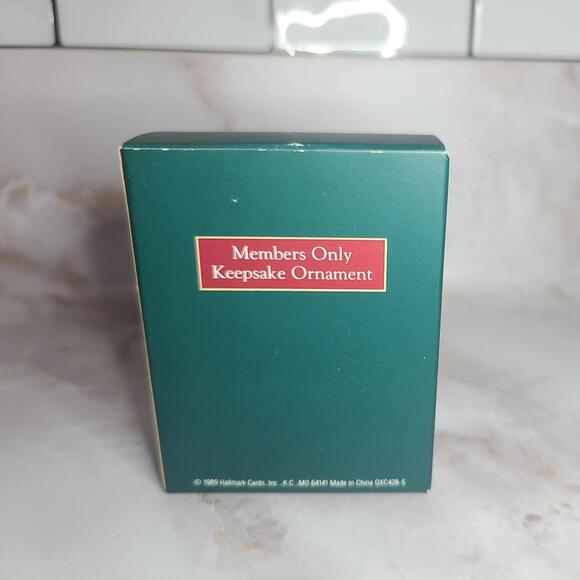 Hallmark Exclusive 1989 "Collect a Dream" Mouse Christmas Tree Ornament In Box - Picture 4 of 10